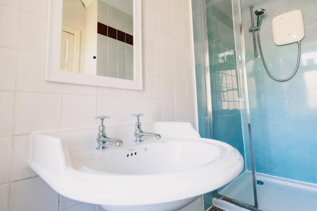 Atholl Apartment - A Unique Apartment In Countryside Park With Wifi And Access To Pool And Bar Perth Dış mekan fotoğraf